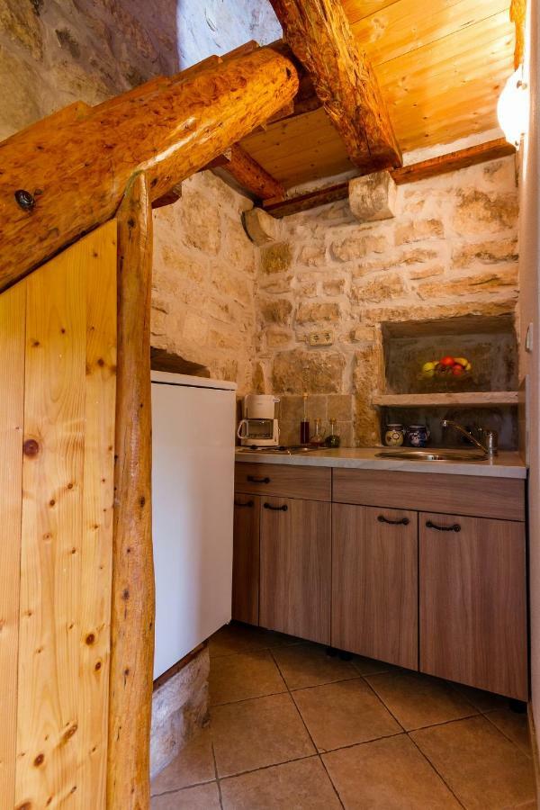 Old Small Stone House Zrnovo Exterior foto