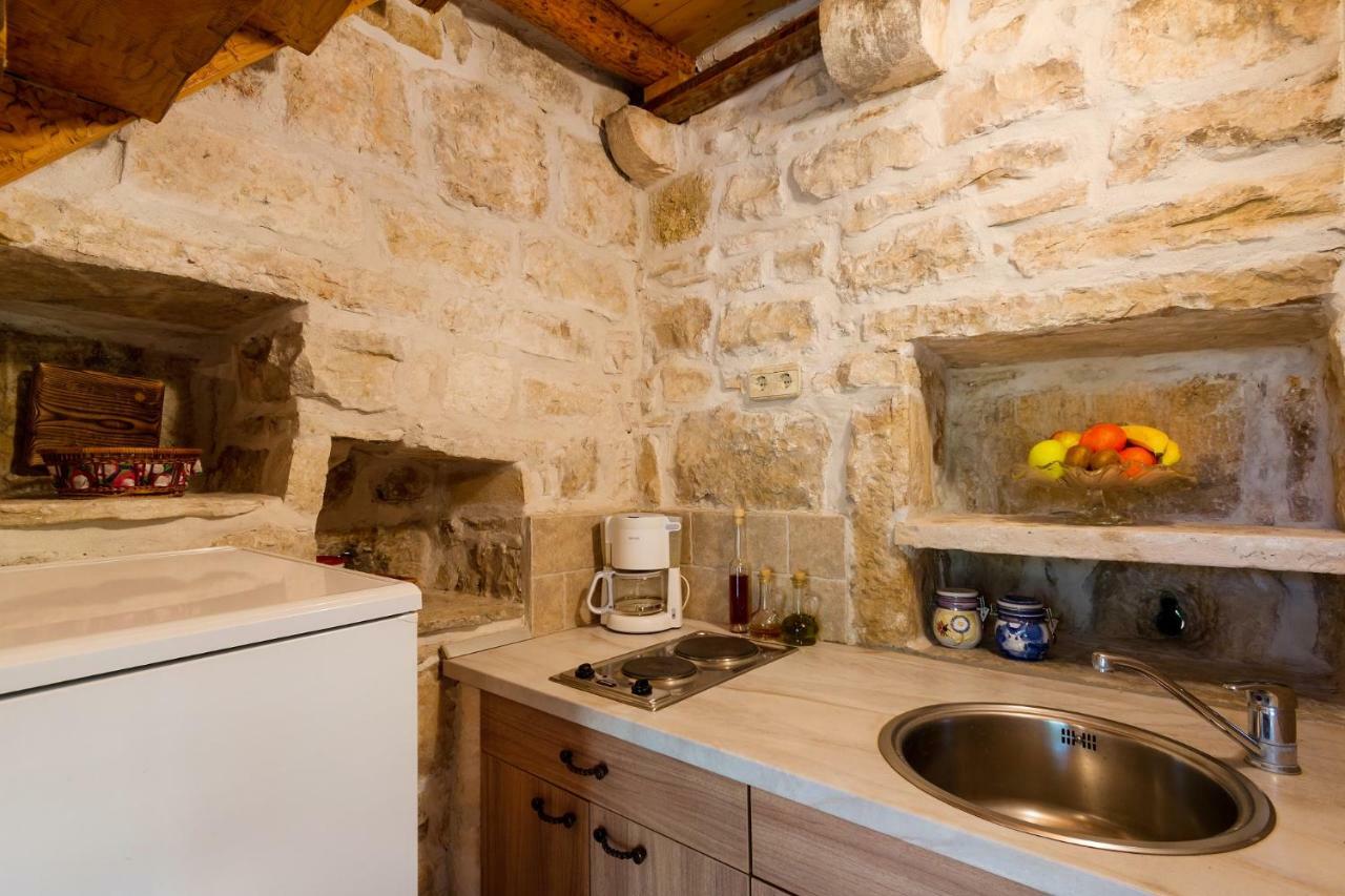 Old Small Stone House Zrnovo Exterior foto