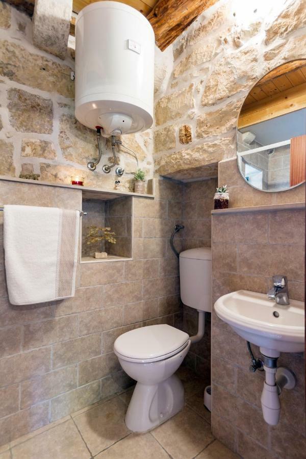 Old Small Stone House Zrnovo Exterior foto